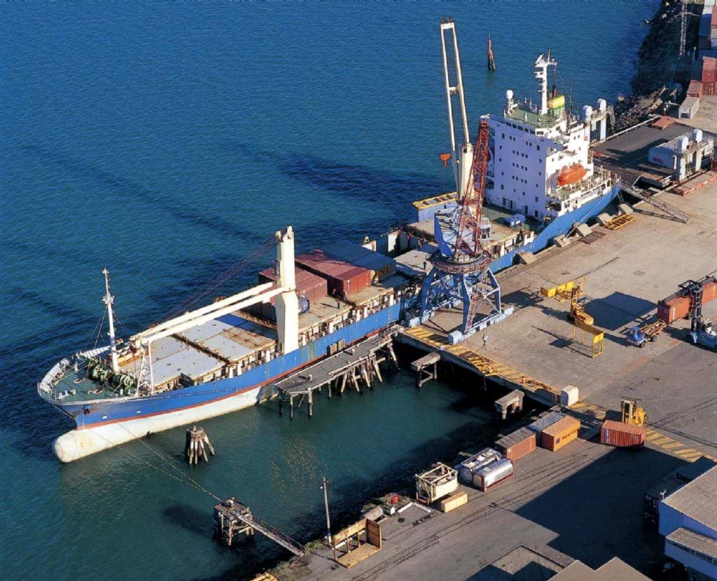 international shipping logistics